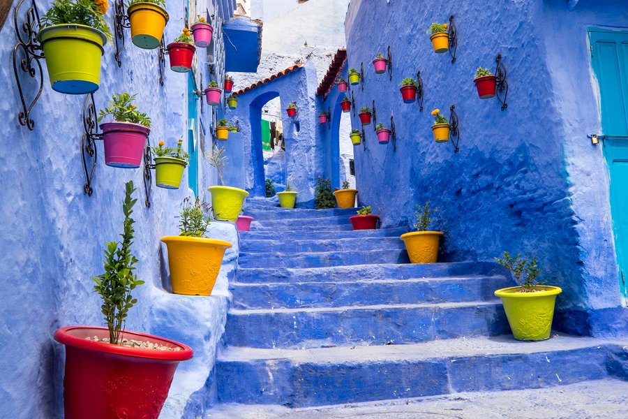 alkarim voyage narrow blue streets